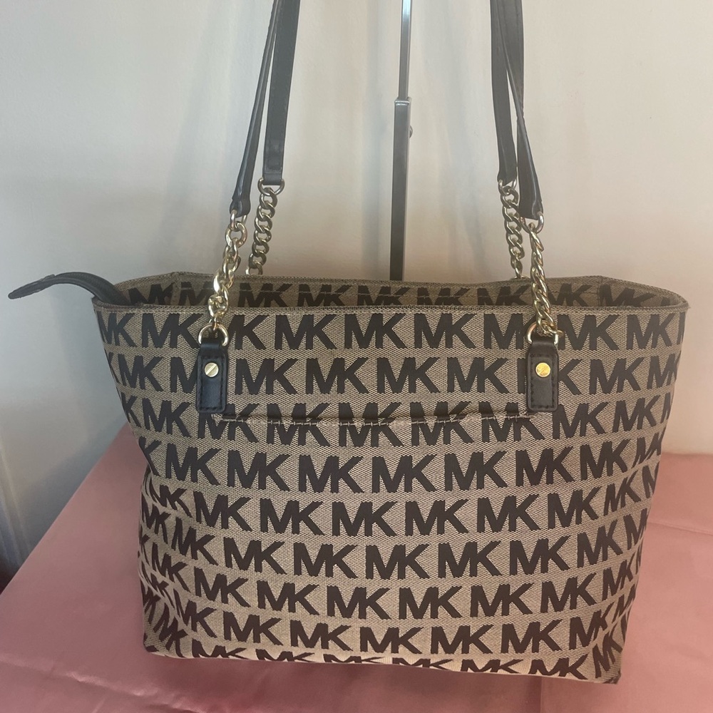 Authentic Michael Kors Purse  #056NC Jet Set Monogram Tote Bag in black and tan - Picture 2 of 11